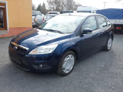 Second-hand Ford Focus 105 CP (77 kW) 2011 Albastru Berlinǎ