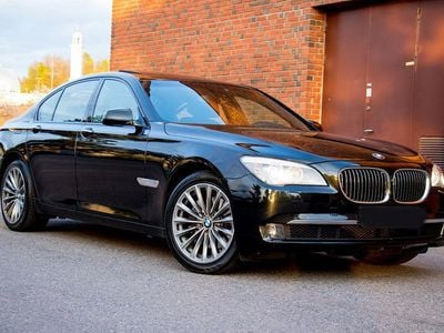 Gebraucht BMW 740 306 PS (225 kW) 2010 Schwarz metallic Limousine