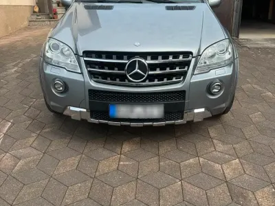 Używany Mercedes ML63 AMG AMG 510 KM (375 kW) 2010 Szary SUV