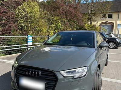 Gebraucht Audi A3 Sport 116 PS (85 kW) 2018 Grau Limousine