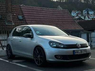 Second-hand VW Golf VII Style 105 CP (77 kW) 2012 Argintiu Berlinǎ