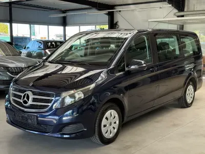 Gebraucht Mercedes V220 163 PS (119 kW) 2018 Blau Van / Kleinbus