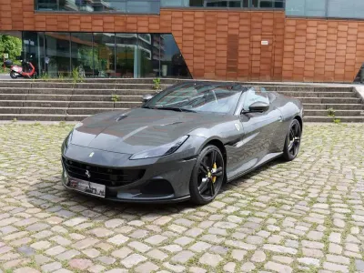 Second-hand Ferrari Portofino 620 CP (456 kW) 2022 Gri Cabrio