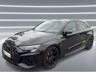 Gebraucht Audi RS3 Ambiente 400 PS (294 kW) 2023 Mythosschwarz metallic Limousine