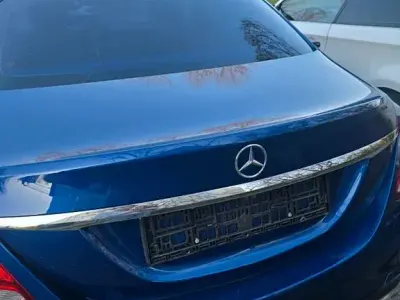 Gebraucht Mercedes C180 AMG line 156 PS (114 kW) 2015 Blau Limousine