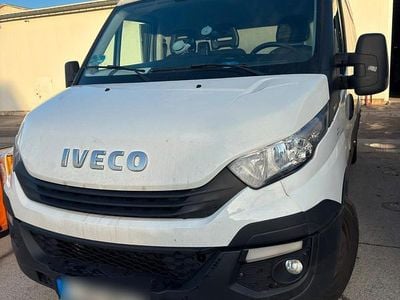 Weiß Gebraucht 2019 Iveco Daily Limousine | 10.999 €