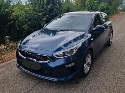 Gebraucht Kia Ceed Vision 99 PS (72 kW) 2018 Blau Kleinwagen