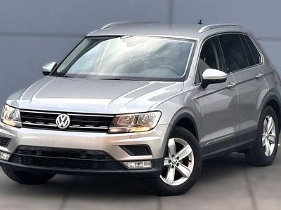 Silber Gebraucht 2017 VW Tiguan Sound SUV | 16.410 € (Etwas zu teuer)
