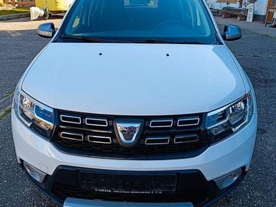 Second-hand Dacia Sandero Essentiel 90 CP (66 kW) 2017 Alb Berlinǎ
