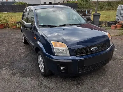 Gebraucht Ford Fusion 101 PS (74 kW) 2010 Blau Kleinwagen