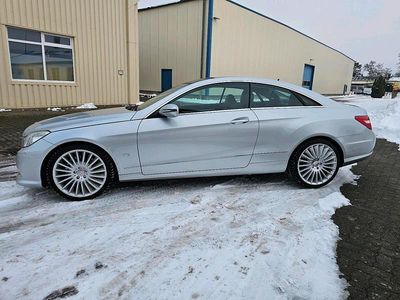 Gebraucht Mercedes E500 388 PS (285 kW) 2009 Silber Coupé