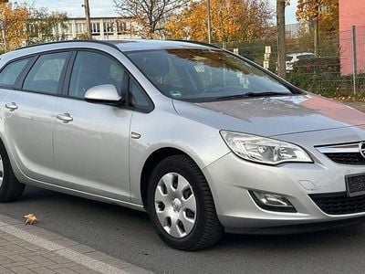 Gebraucht Opel Astra Selection 110 PS (80 kW) 2011 Silber Kombi