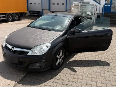 Gebraucht Opel Astra Cabriolet 140 PS (102 kW) 2008 Schwarz Cabrio