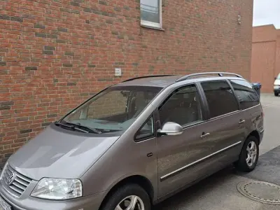 Gebraucht VW Sharan Comfortline 140 PS (102 kW) 2009 Grau Van / Kleinbus