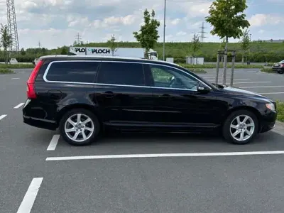 Gebraucht Volvo V70 Kinetic 205 PS (150 kW) 2011 Schwarz Kombi