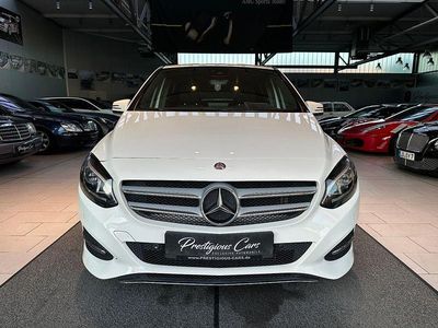 Weiß Gebraucht 2016 Mercedes B200 Style Van / Kleinbus | 11.949 € (Fairer Preis)