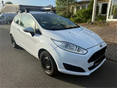 Gebraucht Ford Fiesta Trend 75 PS (55 kW) 2017 Weiß Kleinwagen