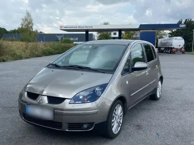 Gebraucht Mitsubishi Colt 95 PS (69 kW) 2008 Grau Van / Kleinbus