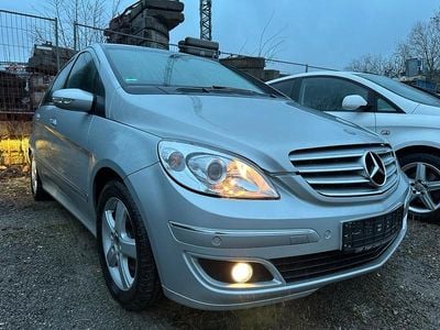Gebraucht Mercedes B200 140 PS (102 kW) 2005 Silber Van / Kleinbus