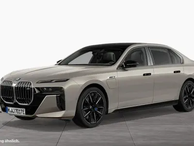 Gebraucht BMW M760e 381 PS (280 kW) 2023 Oxidgrau Limousine