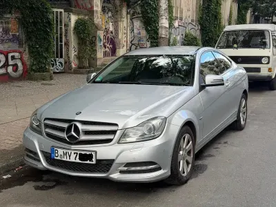 Gebraucht Mercedes C180 156 PS (114 kW) 2011 Grau Coupé
