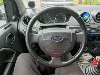 Gebraucht Ford Fiesta 84 PS (61 kW) 2004 Blau Kleinwagen