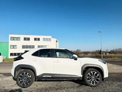 Gebraucht Toyota Yaris Hybrid Team 116 PS (85 kW) 2023 Weiß SUV