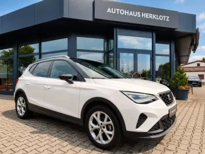 Używany Seat Arona FR 110 KM (80 kW) 2023 Biały SUV