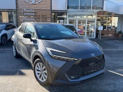 Grau Gebraucht 2023 Toyota C-HR Team SUV | 32.490 € (Teuer)