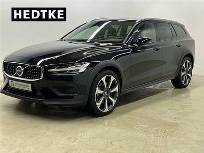 Gebraucht Volvo V60 CC Plus 197 PS (144 kW) 2023 Onyx black Kombi