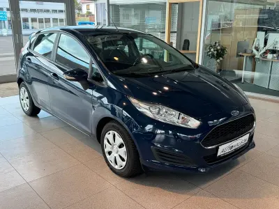 Gebraucht Ford Fiesta 95 PS (69 kW) 2017 Blau Kleinwagen