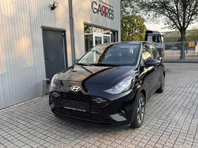 Gebraucht Hyundai i10 Trend 84 PS (61 kW) 2024 Schwarz Kleinwagen