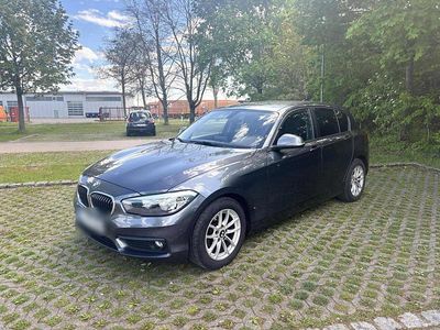 Grau Gebraucht 2017 BMW 118 Advantage Kleinwagen | 12.999 € (Fairer Preis)