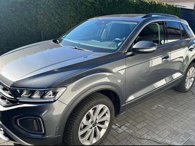 Usata VW T-Roc Life 150 CV (110 kW) 2023 Grigio SUV