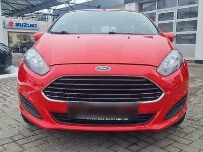 Usata Ford Fiesta Trend 60 CV (44 kW) 2015 Rosso Utilitaria