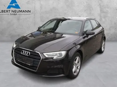 Gebraucht Audi A3 Basis 116 PS (85 kW) 2017 Braun Limousine