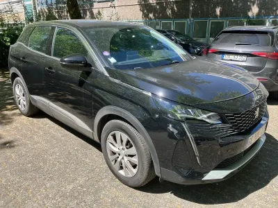 Gebraucht Peugeot 3008 Active 131 PS (96 kW) 2022 Schwarz SUV
