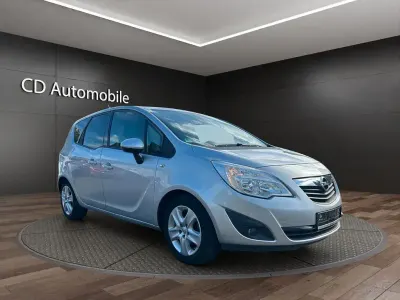 Gebraucht Opel Meriva Edition 101 PS (74 kW) 2011 Silber Van / Kleinbus