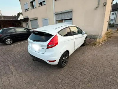 Gebraucht Ford Fiesta 2009 Weiß Kleinwagen
