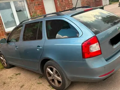 Gebraucht Skoda Octavia 140 PS (102 kW) 2012 Blau Kombi