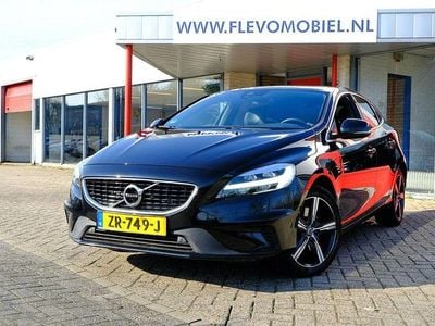 Gebraucht Volvo V40 152 PS (111 kW) 2019 Schwarz Limousine