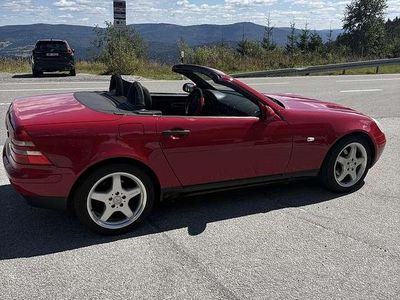 Rot Gebraucht 1996 Mercedes SLK200 Cabrio | 7.900 €
