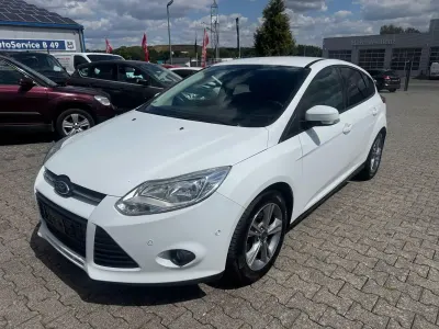 Gebraucht Ford Focus SYNC Edition 125 PS (91 kW) 2013 Weiß Limousine