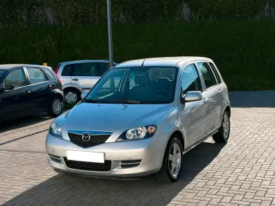 Usata Mazda 2 80 CV (58 kW) 2004 Grigio Utilitaria
