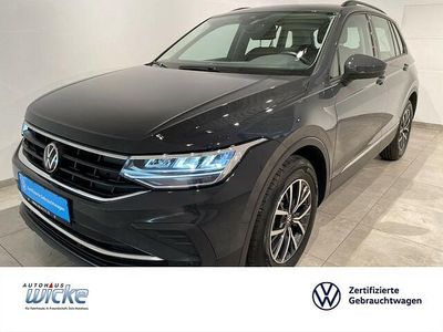 Grau Gebraucht 2023 VW Tiguan Life SUV | 30.980 € (Fairer Preis)