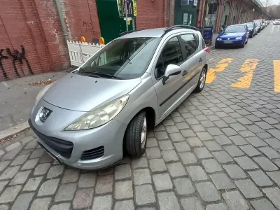 Gebraucht Peugeot 207 73 PS (53 kW) 2010 Silber Kombi