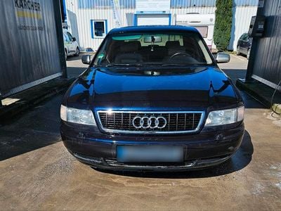 Second-hand Audi A8 340 CP (250 kW) 1998 Albastru Berlinǎ
