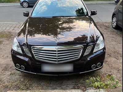 Gebraucht Mercedes E200 136 PS (100 kW) 2010 Braun Limousine