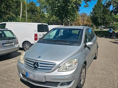 Mercedes B200