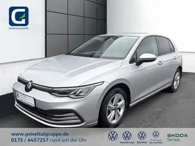 Gebraucht VW Golf VIII Life 150 PS (110 kW) 2023 Reflexsilber Limousine